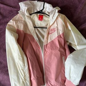 Nike women’s windbreaker jacket